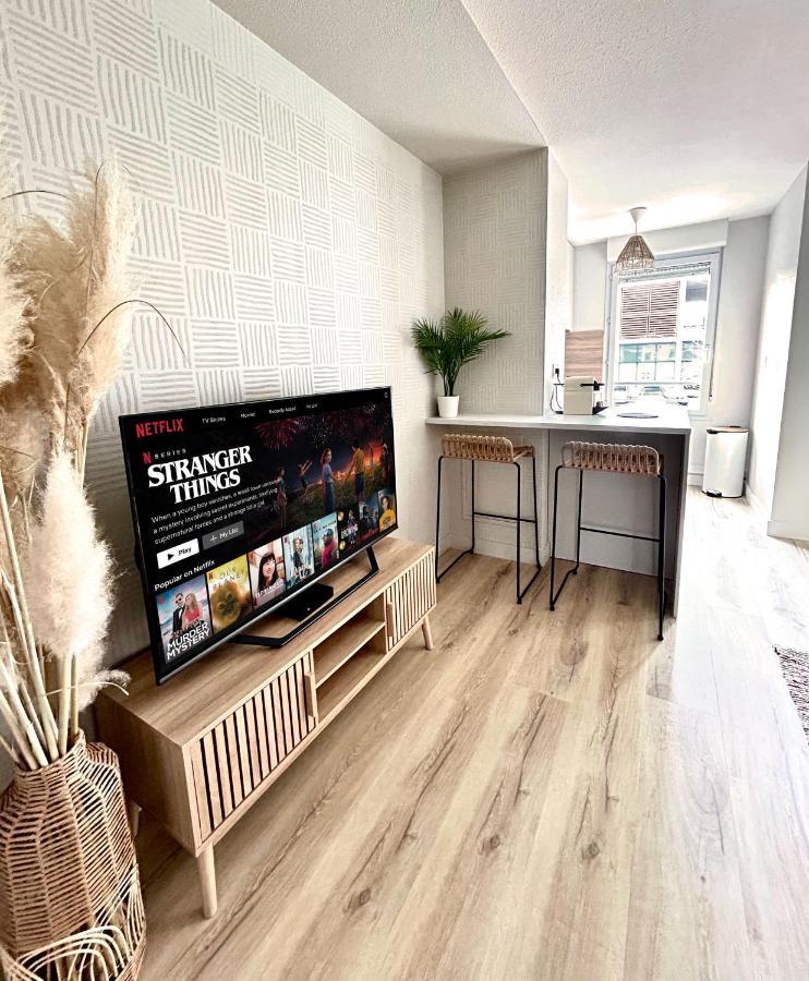 Modern 1 Bdr + Balcony + Free Parking + Ac + Pool Apartment L'Isle-d'Abeau Exterior foto